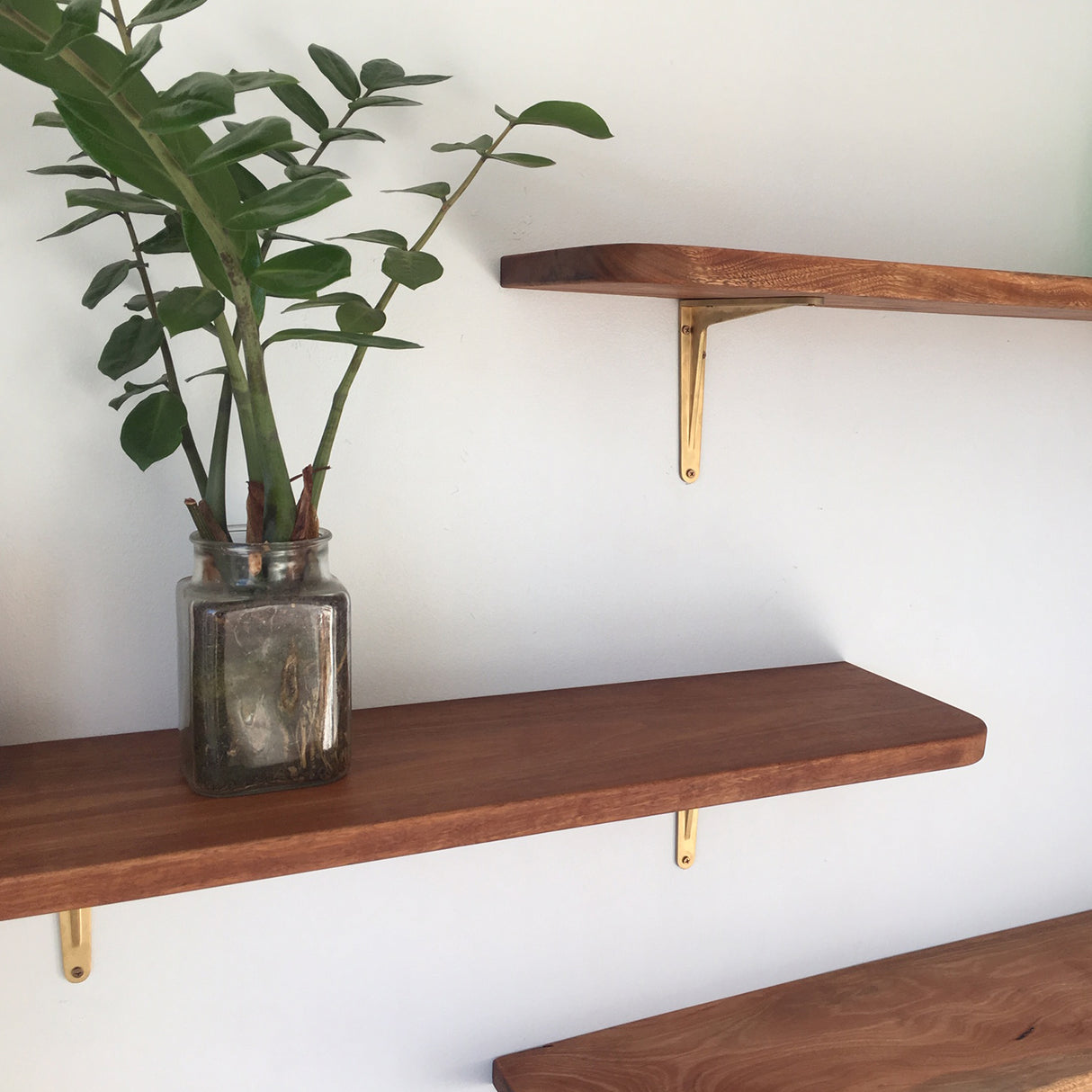 Strong Shelf Bracket Gold 140x115mm (Pair)