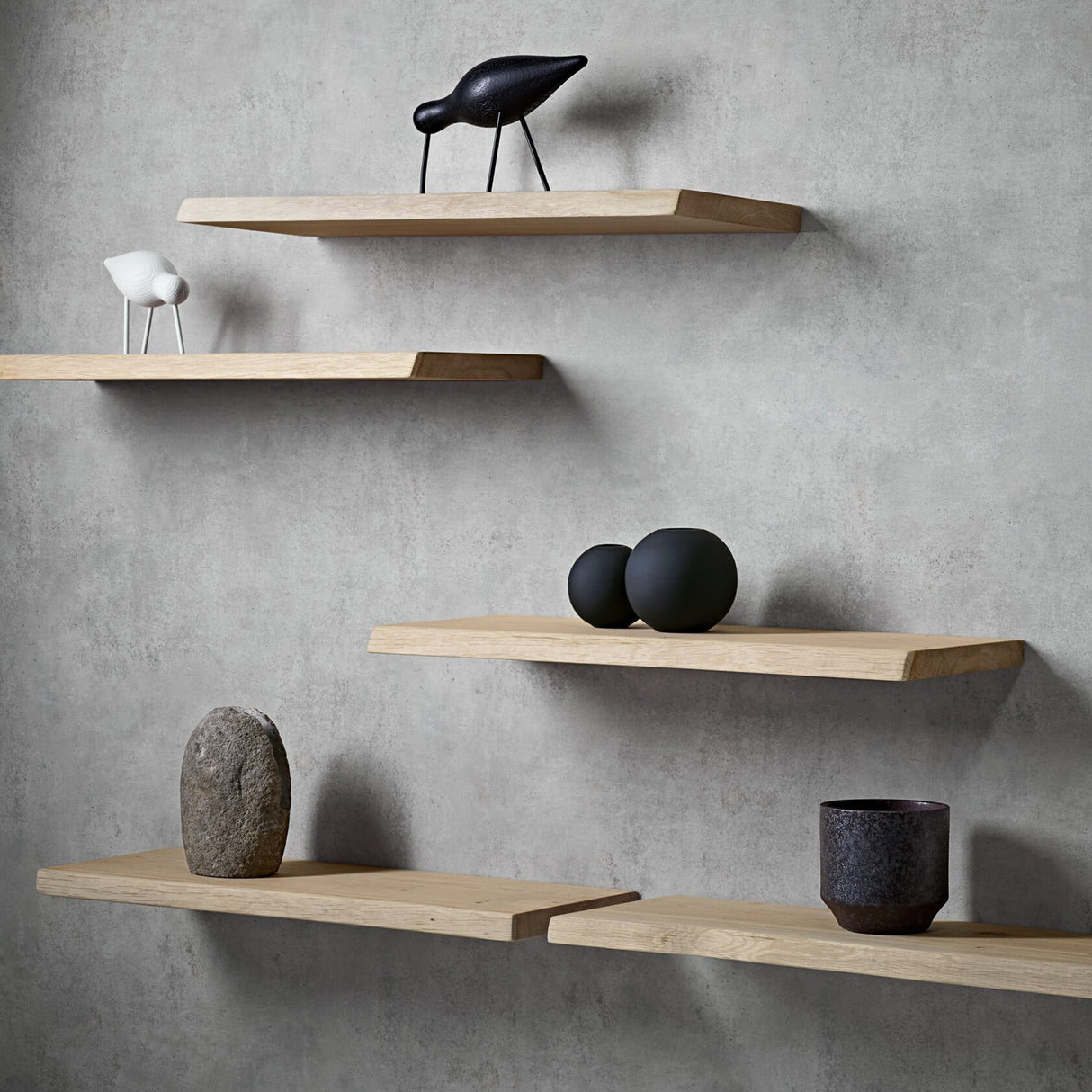 European Made Floating Oak Solid Shelf 600x200x25mm